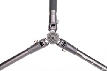 TRIPODE BENRO RHINO 05C CARBONO + ROTULA VX20-1